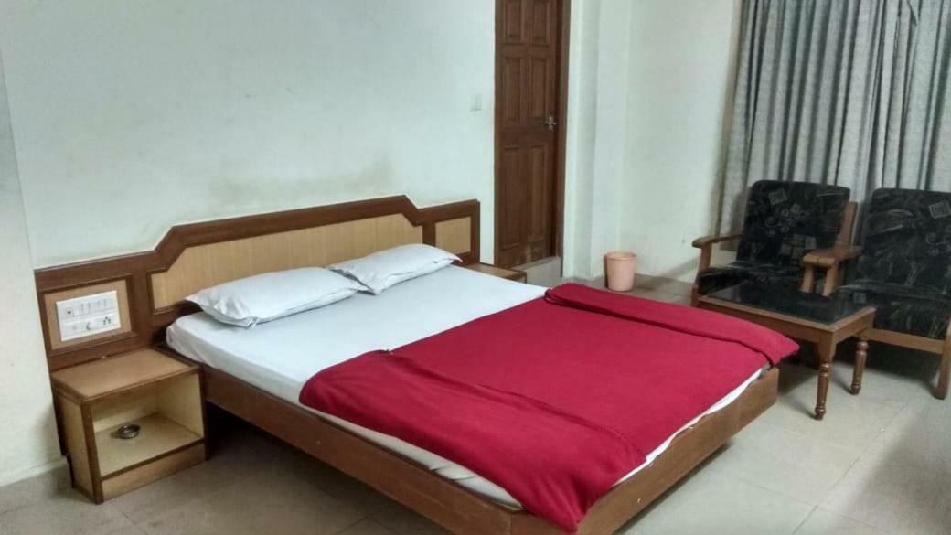 Mg Palace Lodge Shimoga Exterior photo